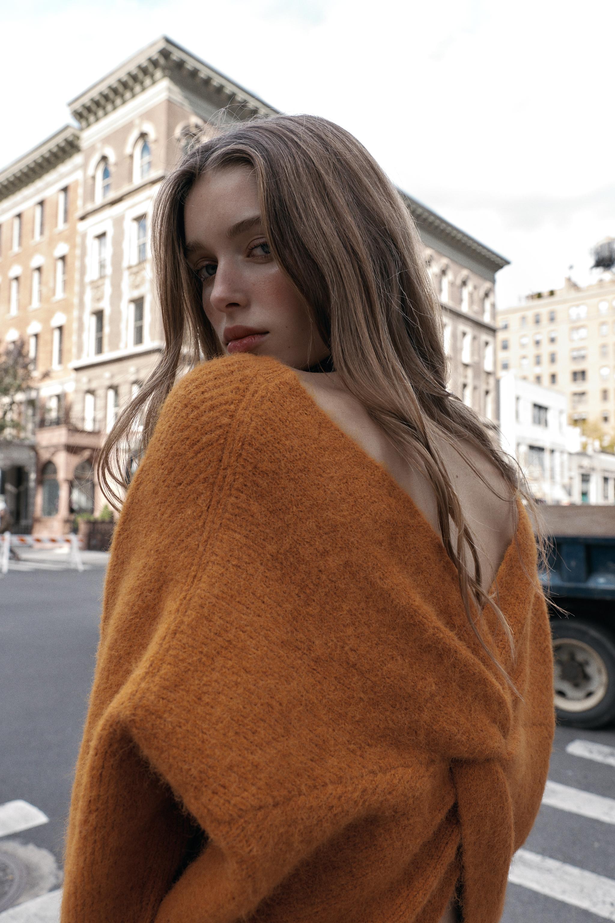 KNIT JUMPER WITH BACK KNOT